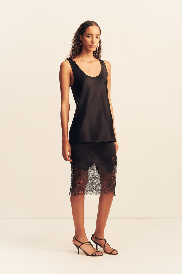 SAVANNA SCOOP NECK TOP - BLACK