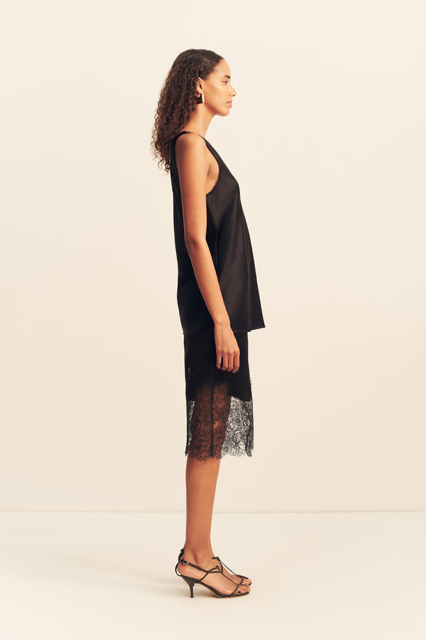 SAVANNA SCOOP NECK TOP - BLACK