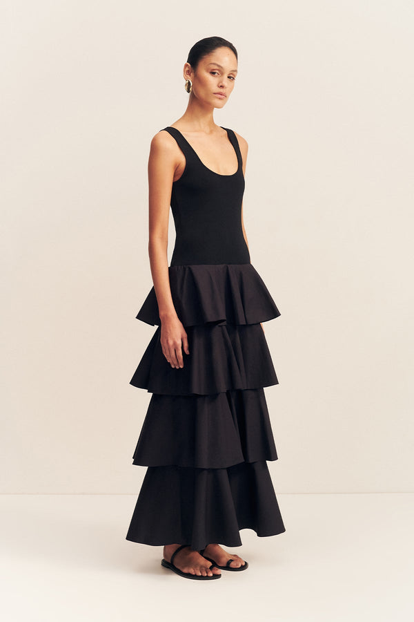 ALIAH SCOOP NECK TIERED MAXI DRESS - BLACK_A