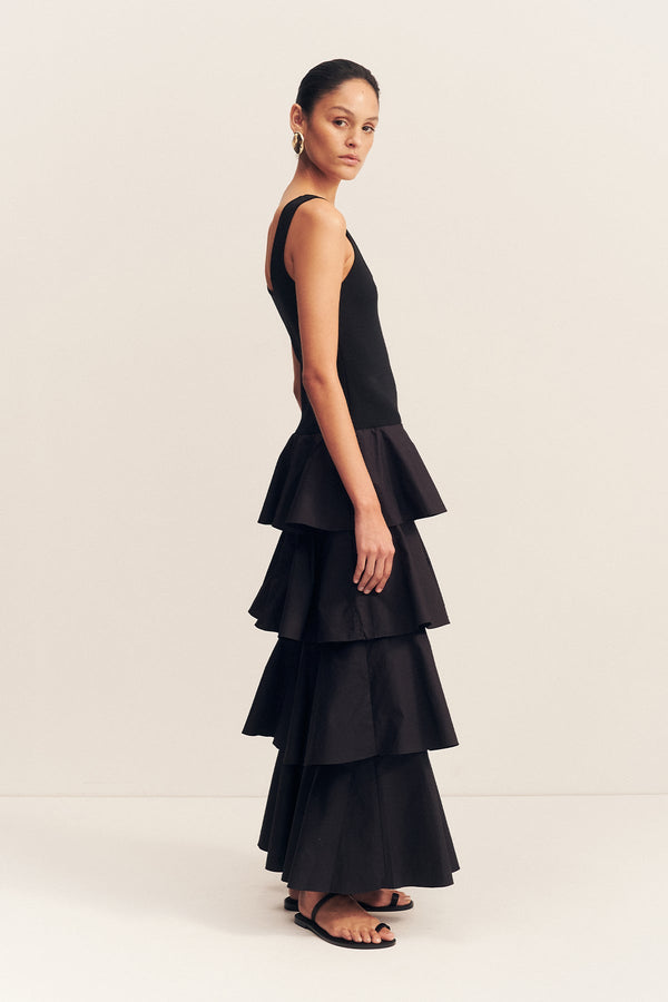 ALIAH SCOOP NECK TIERED MAXI DRESS - BLACK_S