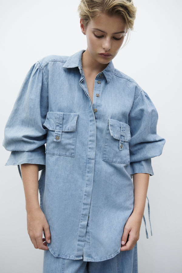 ELLSWORTH GATHERED SHIRT - BLEACHED BLUE