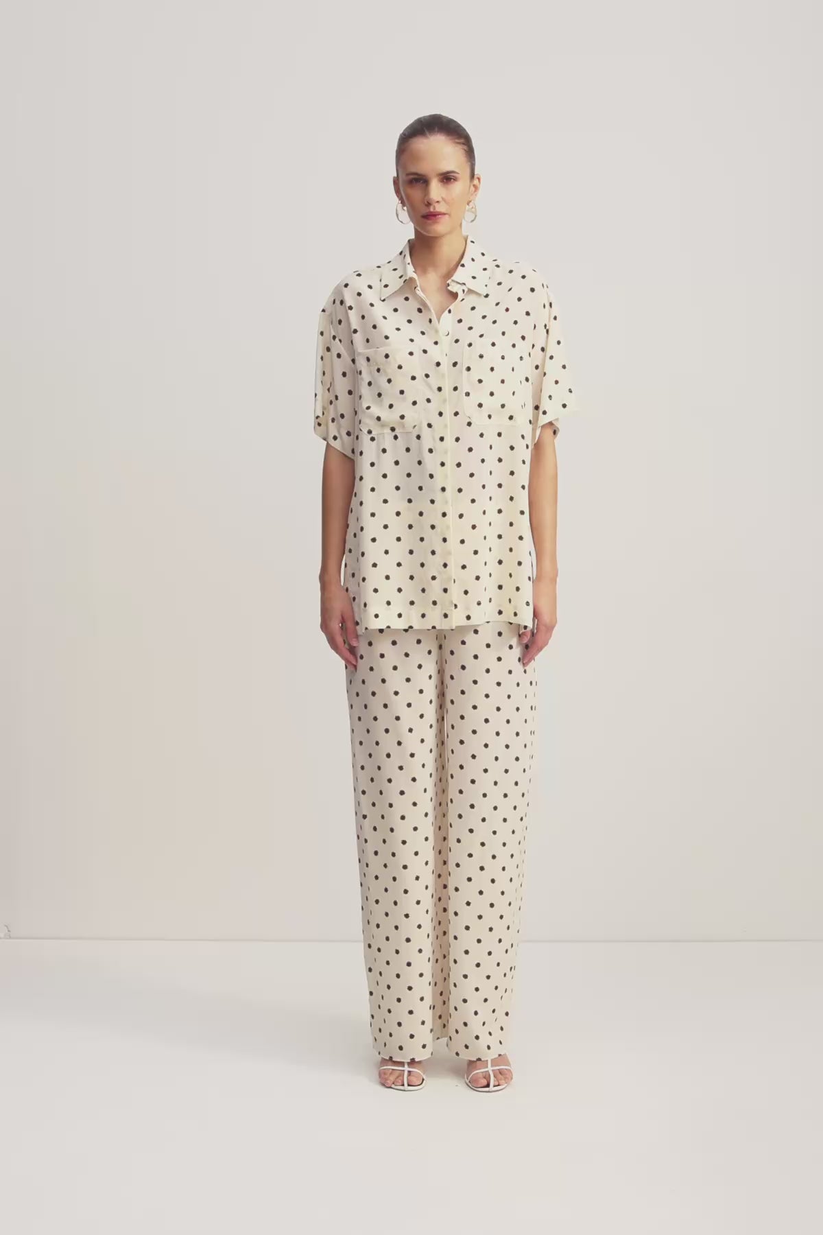 Houston Side Split Short Sleeve Shirt | Blanc Polka | Tops | Shona